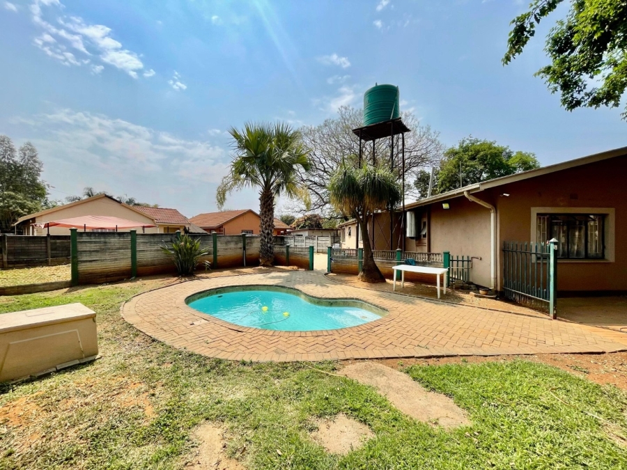 3 Bedroom Property for Sale in Oos Einde North West